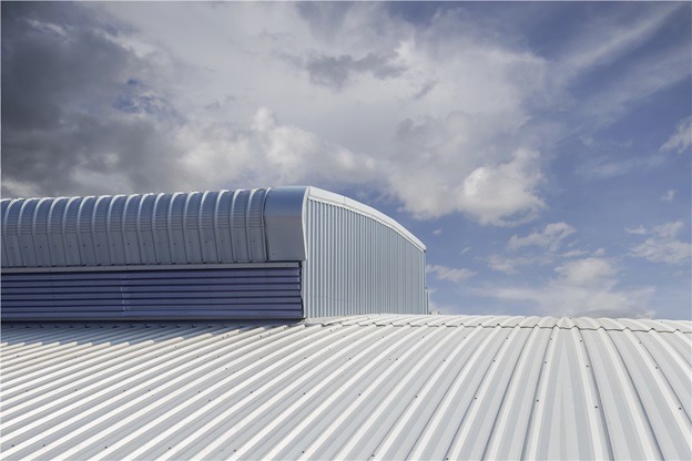 Top 7 Reasons to Hire a Commercial Roofing Contractor